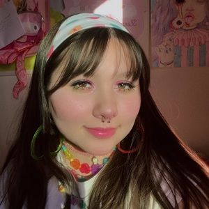 Meet your Posher, Ariana